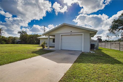 327 Zephyr Road, VENICE, FL, 34293 | Card Image