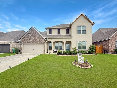 587 Lakeshore Vlg E, Slidell, LA, 70461-5650 | Card Image