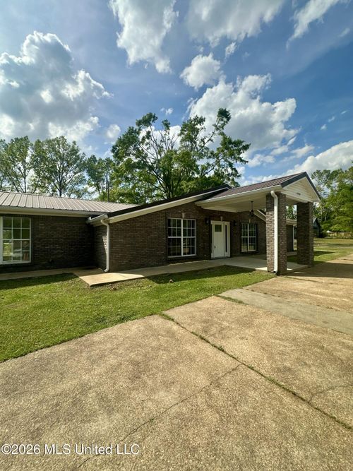209 Elm Rd, Batesville, MS, 38606-9350 | Card Image