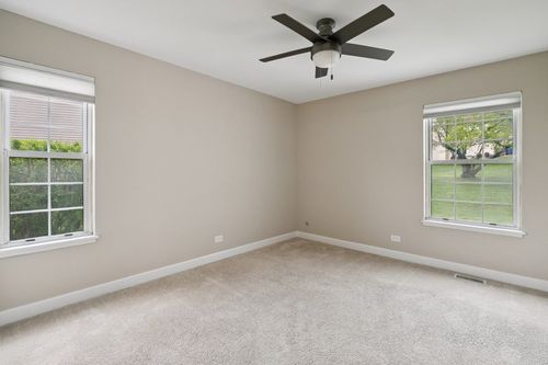 938 Chase Ct, Gurnee, IL, 60031-3123 | Card Image