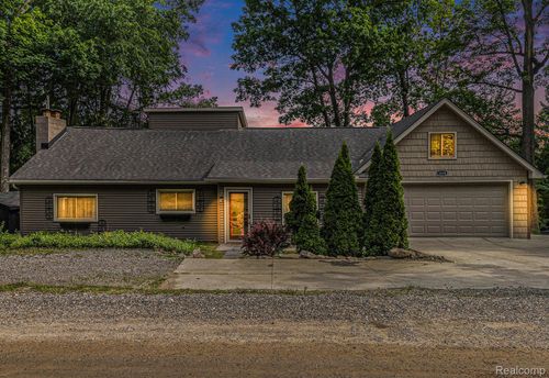 1030 Forest Lake Blvd, Lake Orion, MI, 48362-1828 | Card Image