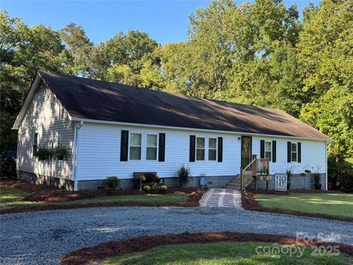 32751 Valley Dr, Albemarle, NC, 28001-7864 | Card Image