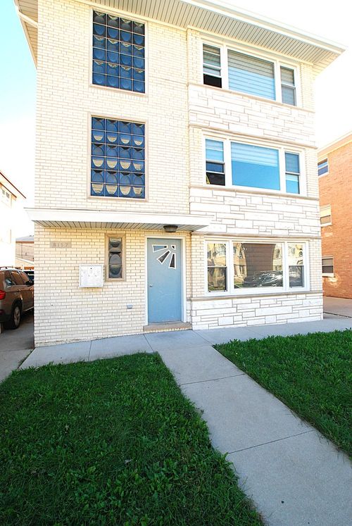 8157 Walsh Ln, River Grove, IL, 60171-3327 | Card Image