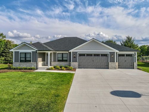 3172 Sun Valley Dr, Kankakee, IL, 60901-6041 | Card Image