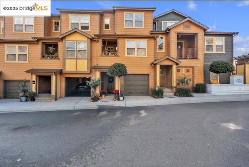 6020 6020 Old Quarry Loop, Oakland, CA, 94605 | Card Image
