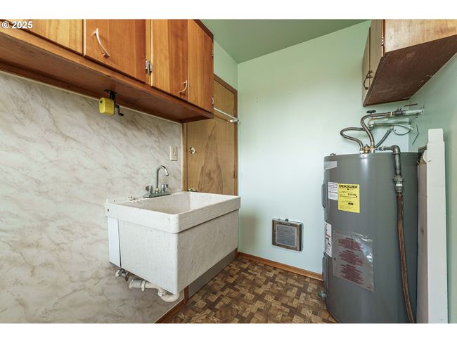 1938 Nw Sierra Ln, House other with 3 bedrooms, 2 bathrooms and 2 parking in Camas WA | Image 23