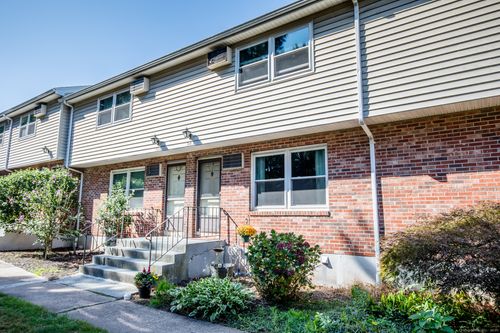 303-303 Blackstone Vlg, Meriden, CT, 06450-2407 | Card Image