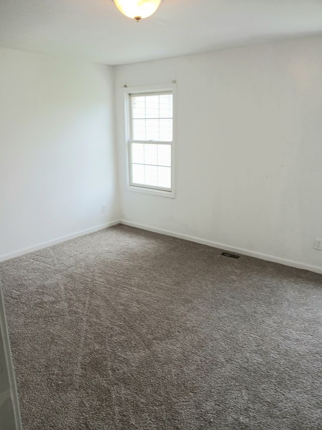 313 Manning Dr, Townhouse with 3 bedrooms, 3 bathrooms and 4 parking in DeKalb IL | Image 18