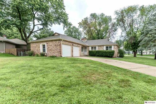 1806 Sherry Dr, Bellevue, NE, 68005-2262 | Card Image
