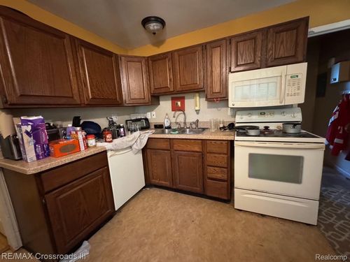 42054 Lincoln St, Van Buren Township, MI, 48111-3435 | Card Image