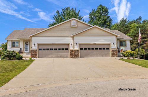 22-5589 Sandalwood Ct, Norton Shores, MI, 49441-5990 | Card Image