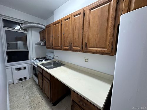 b21-141 Northern Blvd, Flushing, NY, 11354 | Card Image