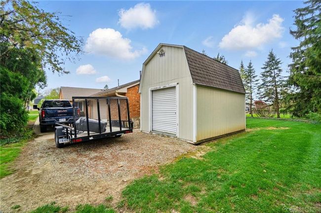 shed behind side garage | Image 91