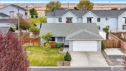 230 K St Ne, Ephrata, WA, 98823-2317 | Card Image