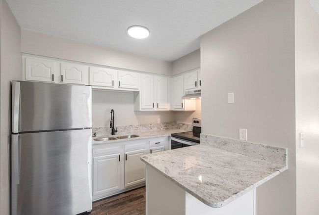 upper unit 2 bedroom | Image 7
