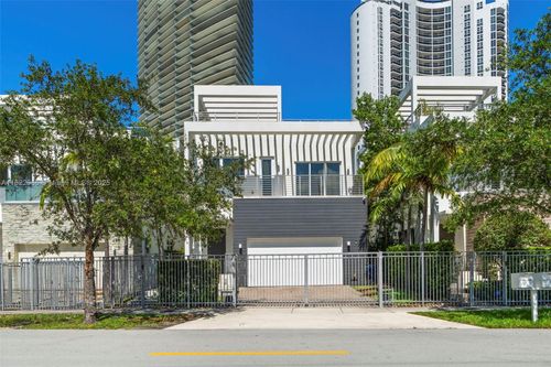 18955 Atlantic Blvd, Sunny Isles Beach, FL, 33160-2301 | Card Image