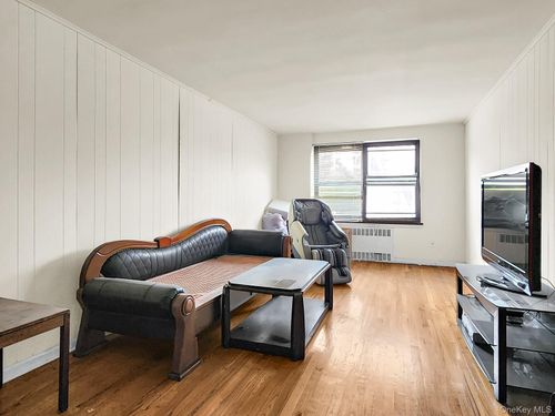 1d-29-08 139th St, Flushing, NY, 11354-2031 | Card Image