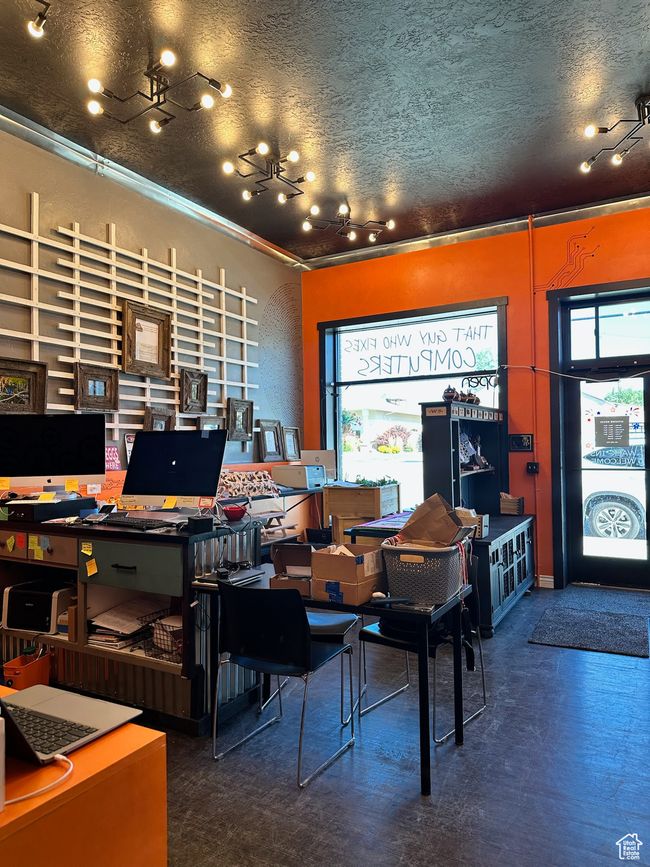 Interior space | Image 4