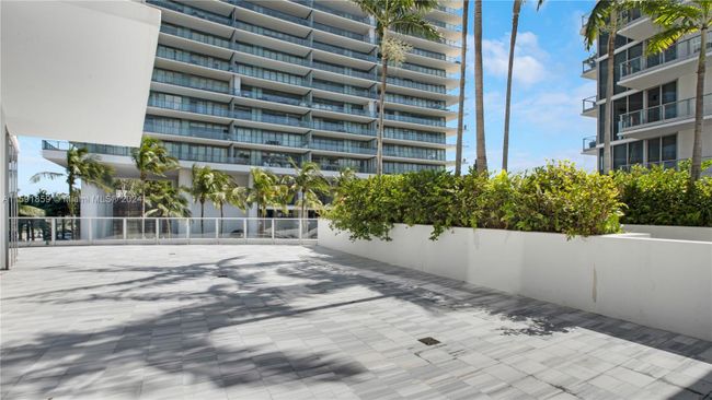 204 - 801 S Pointe Dr, Condo with 2 bedrooms, 2 bathrooms and null parking in Miami Beach FL | Image 9