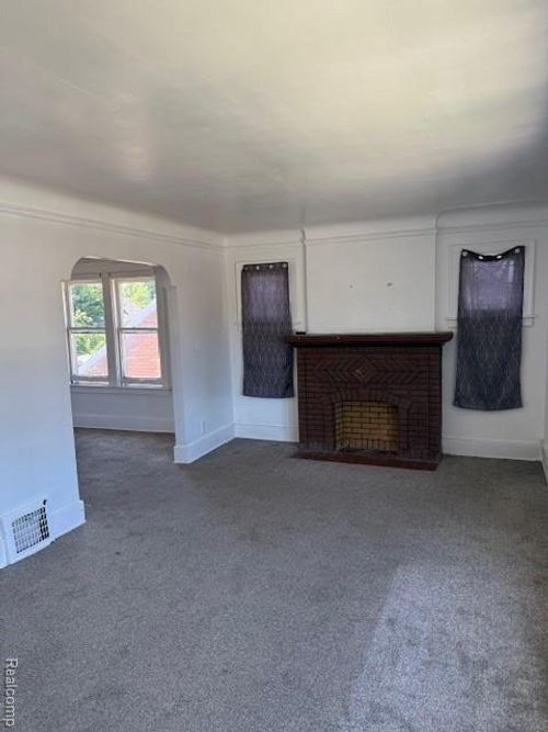 13623 Wadsworth St, Detroit, MI, 48227-3039 | Card Image