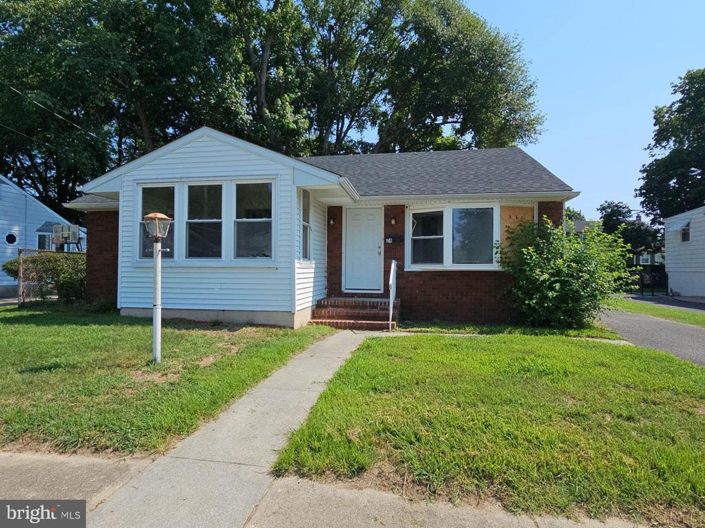 Lakeview Ave, Pennsville, NJ 08070