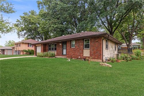1609 Howard Dr, Independence, MO, 64050-2109 | Card Image