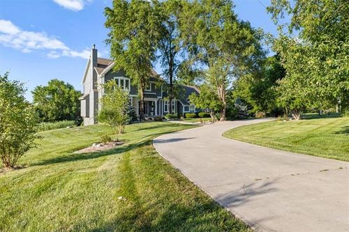 3850 W 183rd St, Stilwell, KS, 66085-9250 | Card Image