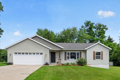 2747 4 Mile Rd, Grand Rapids, MI, 49544-9207 | Card Image