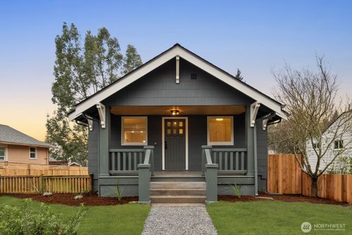 4521 47th Avenue Sw, Seattle, WA, 98116 | Card Image