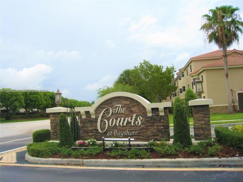 202-8-22621 Sw 88th Pl, Cutler Bay, FL, 33190 | Card Image