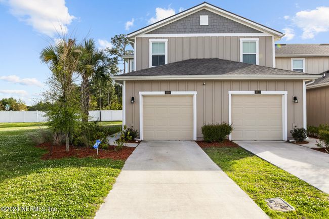 909 Capitol Parkway, Townhouse with 3 bedrooms, 2 bathrooms and null parking in Jacksonville FL | Image 2