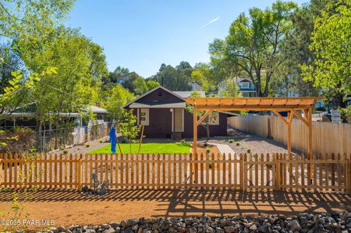 242 S Virginia St, Prescott, AZ, 86303-3924 | Card Image