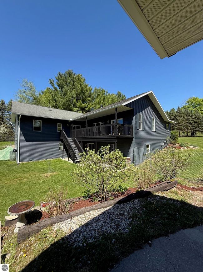 5867 Mabel Rd, House other with 5 bedrooms, 3 bathrooms and null parking in Williamsburg MI | Image 5