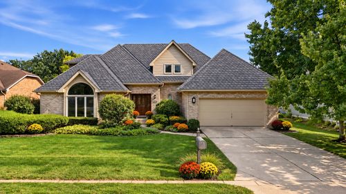 6183 Tyrnbury Dr, Lisle, IL, 60532-3200 | Card Image