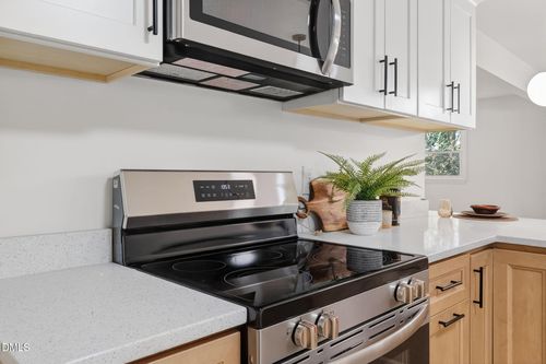 109 Hardee St, Clayton, NC, 27520-2530 | Card Image