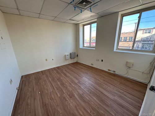 3800 E Tremont Ave, Bronx, NY, 10465-2455 | Card Image