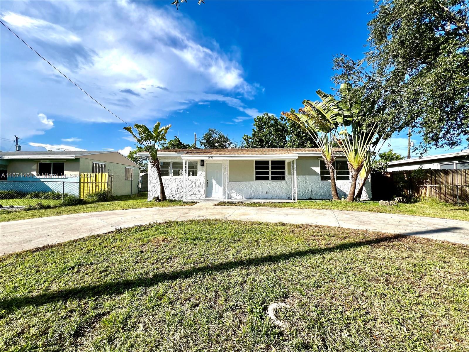 Mayo St, Hollywood, FL 33023