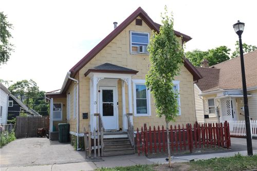 15 Princeton St, Rochester, NY, 14605-1027 | Card Image