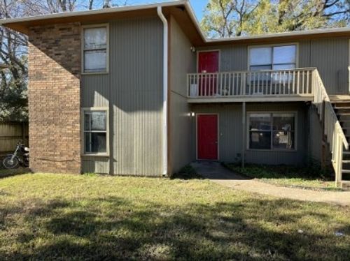 637 N Betty Jo Dr, Fayetteville, AR, 72701-1561 | Card Image