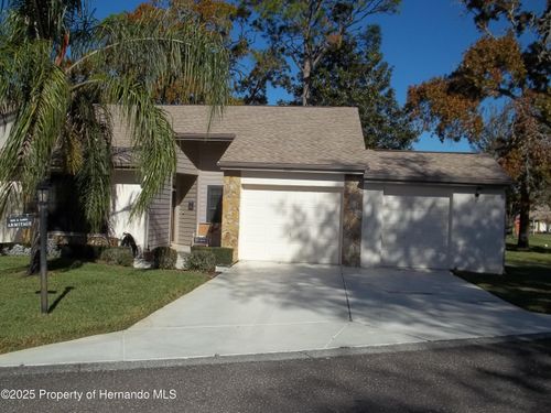 6629 Brambleleaf Dr, Spring Hill, FL, 34606-3312 | Card Image