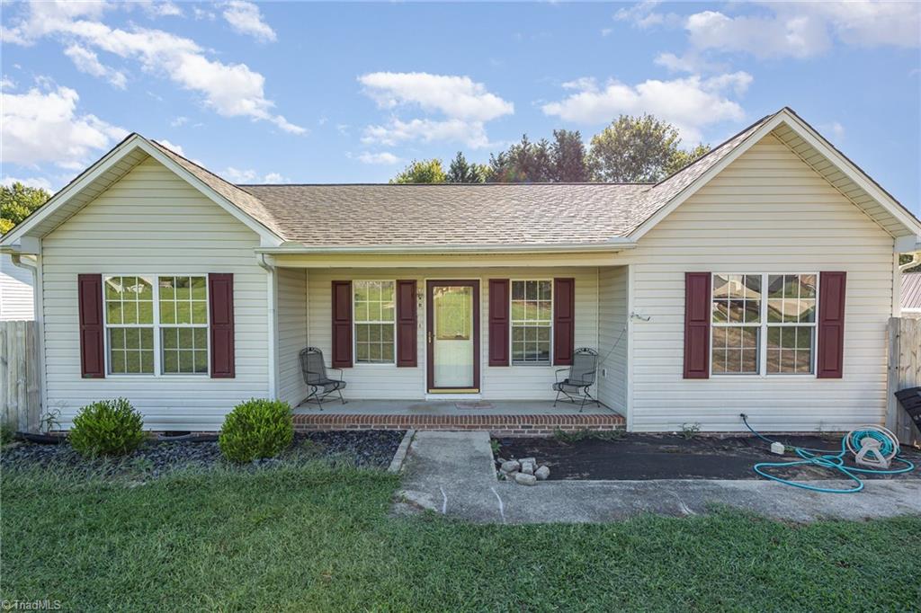 Lowery Dr, Thomasville, NC 27360