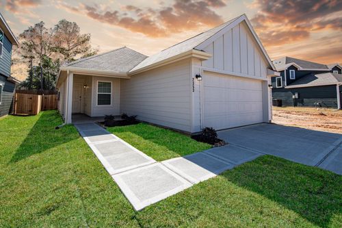 2353 Whitefish Dr, Conroe, TX, 77384-2324 | Card Image