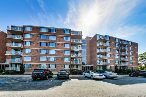apt-3c-2211 Highland Ave, Lombard, IL, 60148-5348 | Card Image