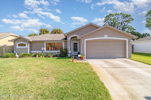 4273 Blue Lake Dr, Melbourne, FL, 32901-8650 | Card Image