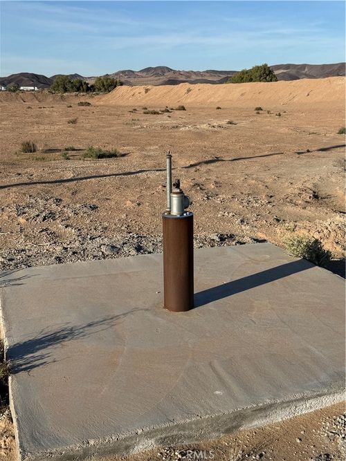 6 Gasco Road, Newberry Springs, CA, 92365 | Card Image