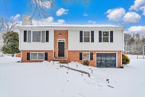 3311 Green Ridge Ct, Roanoke, VA, 24019-1815 | Card Image
