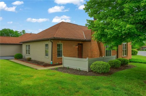 33 Ashford Dr, Cranberry Twp, PA, 16066-7401 | Card Image
