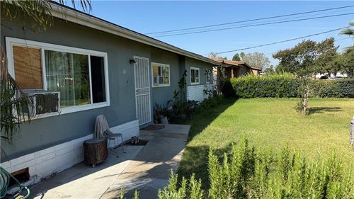 411 E Jackson St, Rialto, CA, 92376-4428 | Card Image