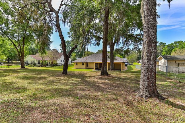 8087 E Decatur Ct, House other with 3 bedrooms, 2 bathrooms and 3 parking in Floral City FL | Image 47