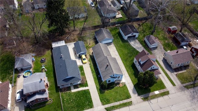 Aerial view featuring a residential view | Image 5